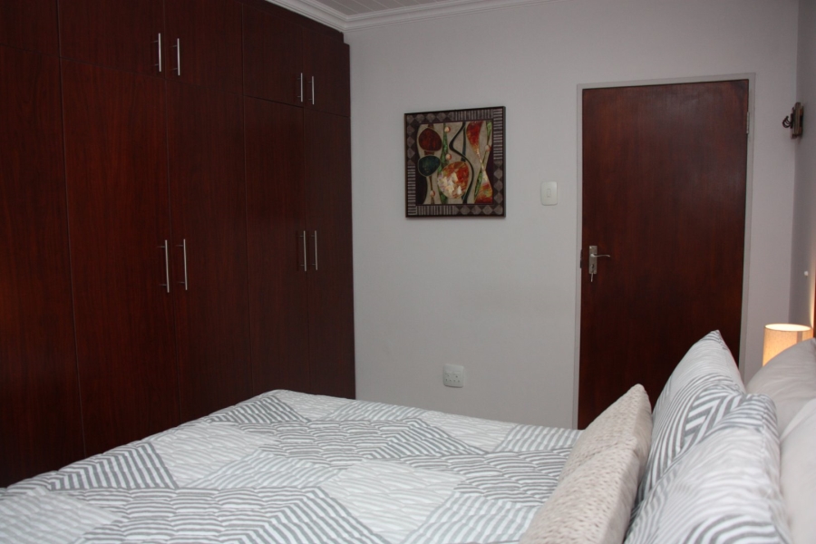 5 Bedroom Property for Sale in Langenhovenpark Free State